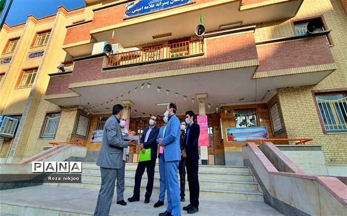 بازدید از حوزه های آزمون استخدامی ناحیه یک بهارستان