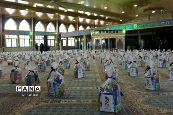 توزیع بسته‌های معیشتی در قائم‌شهر