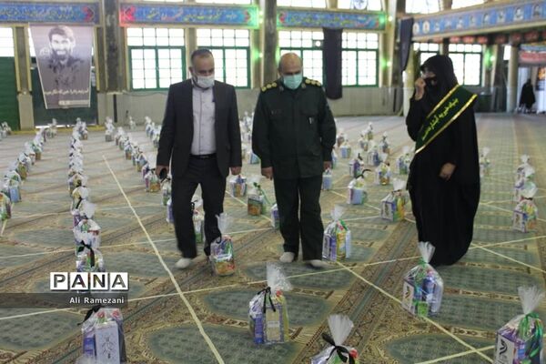 توزیع بسته‌های معیشتی در قائم‌شهر