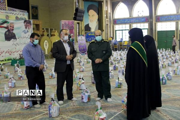توزیع بسته‌های معیشتی در قائم‌شهر