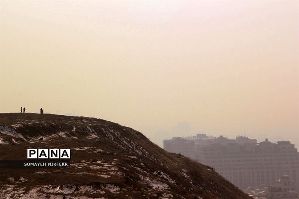 اینجا برای نفس کشیدن هوا کم است