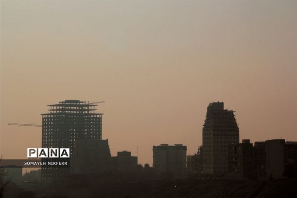 اینجا برای نفس کشیدن هوا کم است