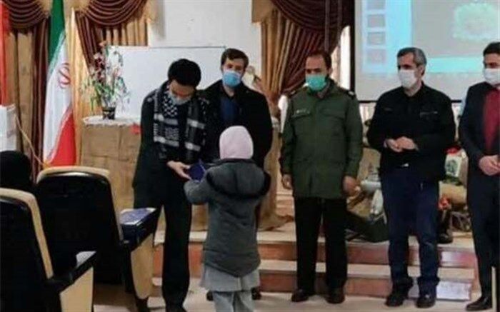 از خانواده شهید مدافع حرم شهرستان پیشوا تجلیل شد