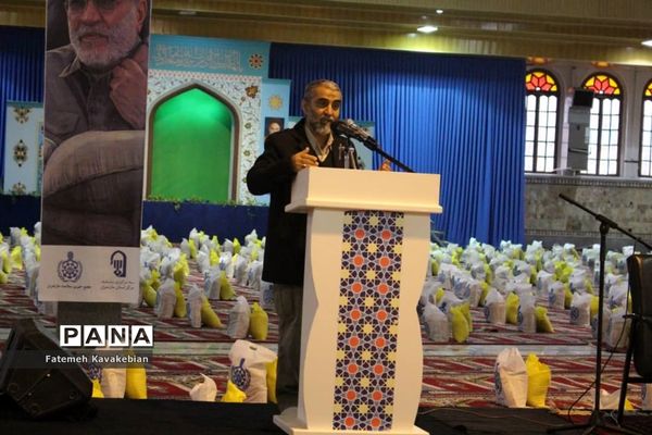 تهیه و توزیع ۲۰۰۰ بسته‌ معیشتی در سالگرد شهید سلیمانی