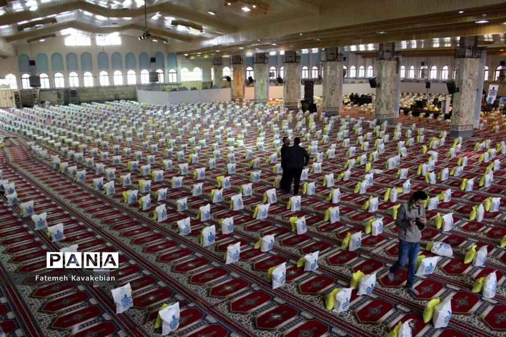 تهیه و توزیع ۲۰۰۰ بسته‌ معیشتی در سالگرد شهید سلیمانی