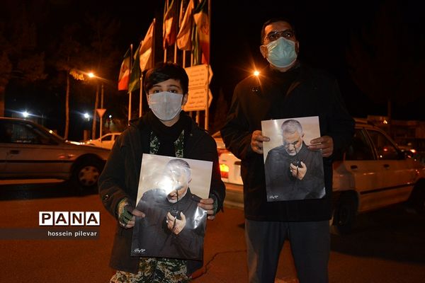 حرکت کاروان خودرویی در خیابان های بیرجند