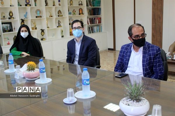 تجلیل از داوران سی و هشتمین دوره مسابقات فرهنگی هنری آموزش و پرورش استان بوشهر