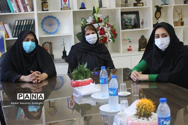 تجلیل از داوران سی و هشتمین دوره مسابقات فرهنگی هنری آموزش و پرورش استان بوشهر