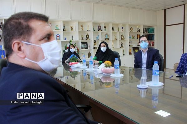 تجلیل از داوران سی و هشتمین دوره مسابقات فرهنگی هنری آموزش و پرورش استان بوشهر