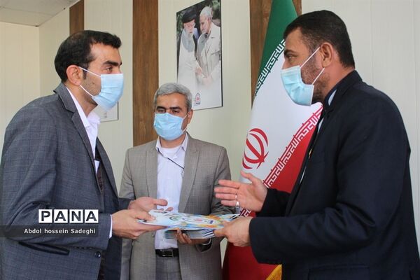 تجلیل از داوران سی و هشتمین دوره مسابقات فرهنگی هنری آموزش و پرورش استان بوشهر