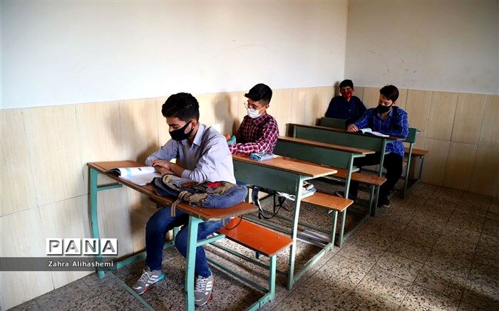 بررسی راهنمای مدیریت جریان تربیت و یادگیری دوره متوسطه در شرایط شیوع کرونا