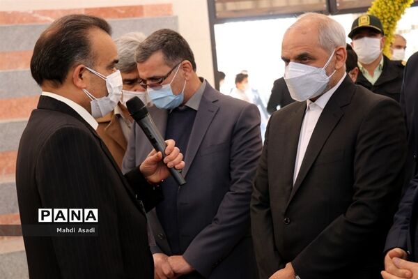 بازدید وزیر آموزش و پرورش از نمایشگاه دستاوردهای دانش‌آموزان و هنرجویان خراسان رضوی