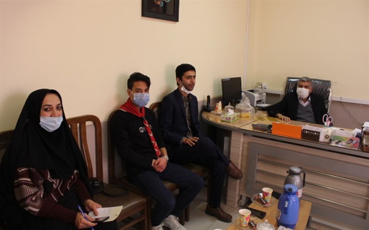 جلسه هم اندیشی مدیر سازمان دانش آموزی استان اصفهان با مسئولین اداره آموزش و پرورش باغبادران