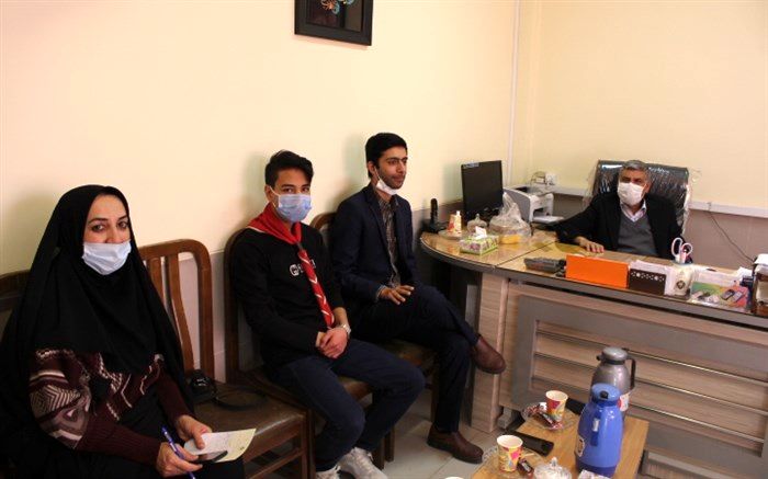 جلسه هم اندیشی مدیر سازمان دانش آموزی استان اصفهان با مسئولین اداره آموزش و پرورش باغبادران