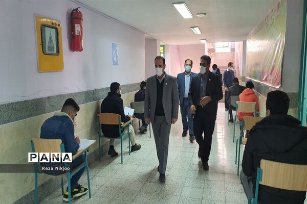 بازدید مدیر آموزش و پرورش ناحیه یک بهارستان از حوزه های برگزاری امتحانات نهایی
