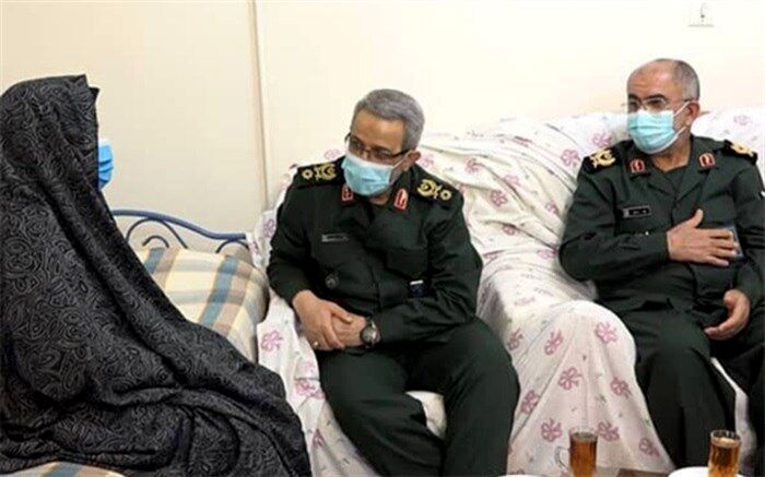 دیدار سردار غیب پرور با دو خانواده شهید بوشهری