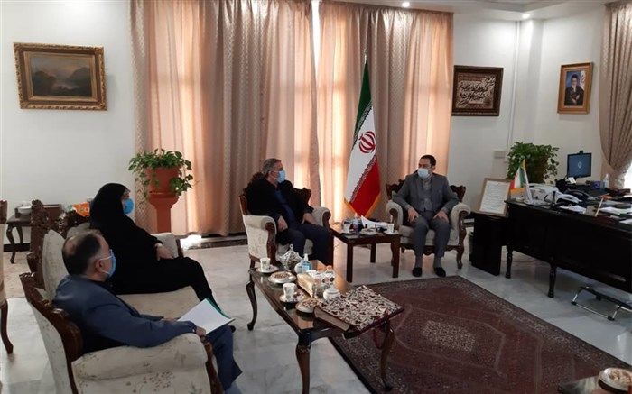 زینی‌وند خواهان قانونی شدن فرایند ثبت‌نام و نظارت بر مدارس سفارت خانه‌ها در تهران شد