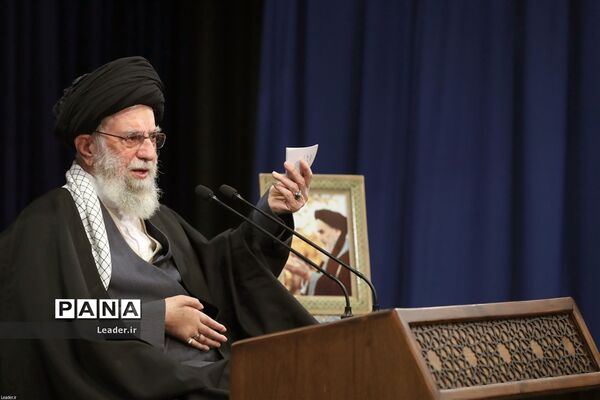 سخنرانی تلویزیونی رهبر انقلاب در سالروز قیام ۱۹ دی ۱۳۵۶ مردم قم