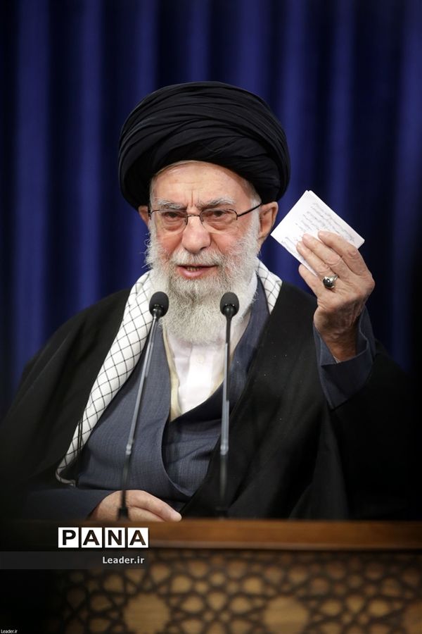 سخنرانی تلویزیونی رهبر انقلاب در سالروز قیام ۱۹ دی ۱۳۵۶ مردم قم