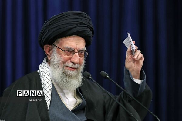 سخنرانی تلویزیونی رهبر انقلاب در سالروز قیام ۱۹ دی ۱۳۵۶ مردم قم