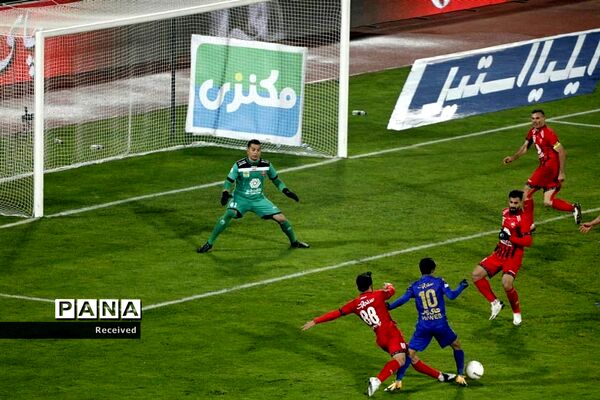 دیدار تیم‌های استقلال و پرسپولیس