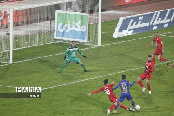 دیدار تیم‌های استقلال و پرسپولیس