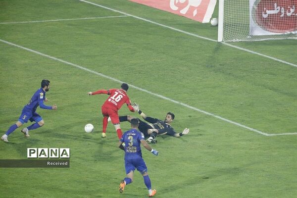 دیدار تیم‌های استقلال و پرسپولیس