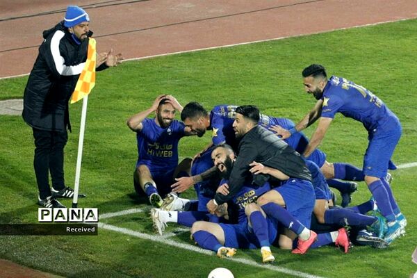 دیدار تیم‌های استقلال و پرسپولیس