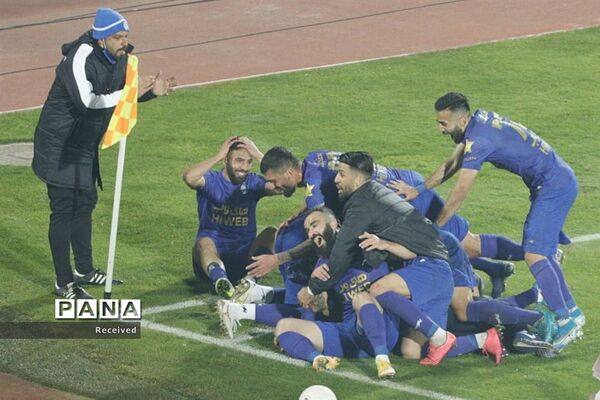 دیدار تیم‌های استقلال و پرسپولیس