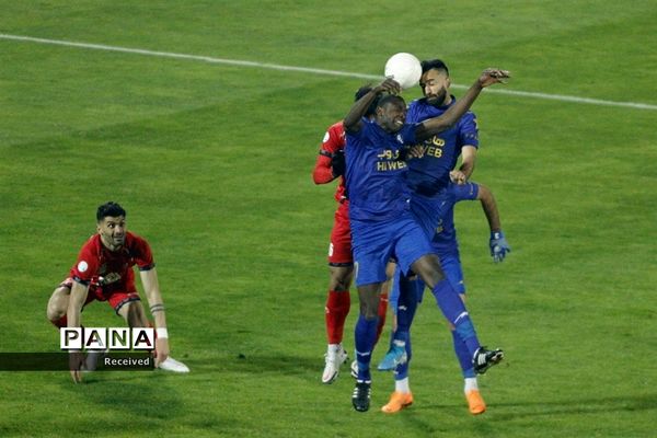 دیدار تیم‌های استقلال و پرسپولیس