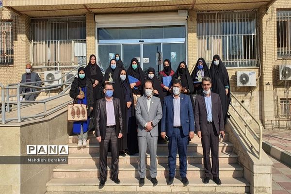 تجلیل از رابطین پژوهش مدارس ناحیه یک بهارستان