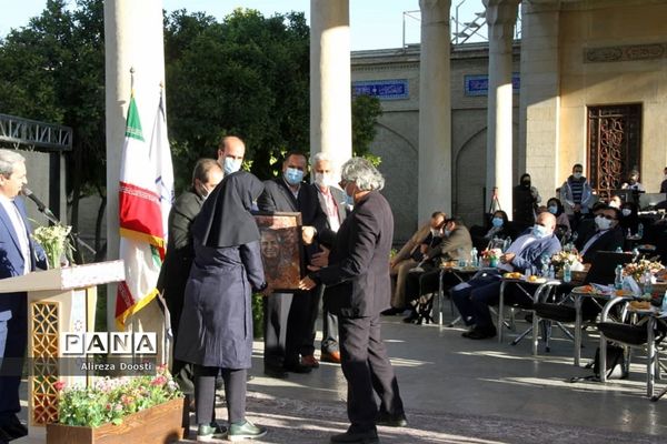 آیین افتتاحیه نخستین جشنواره معلمان هنرمند کشور در شیراز