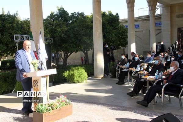 آیین افتتاحیه نخستین جشنواره معلمان هنرمند کشور در شیراز