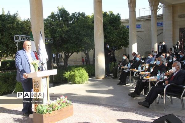 آیین افتتاحیه نخستین جشنواره معلمان هنرمند کشور در شیراز
