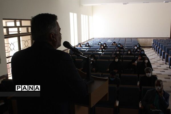 نشست اعضای کانون یاریگران زندگی ابرکوه