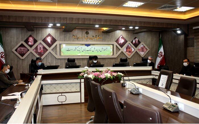 جلسه هم اندیشی، طرح نهضت ملی مشارکت تهیه تبلت و تجهیزات هوشمند دانش آموزی برگزار شد