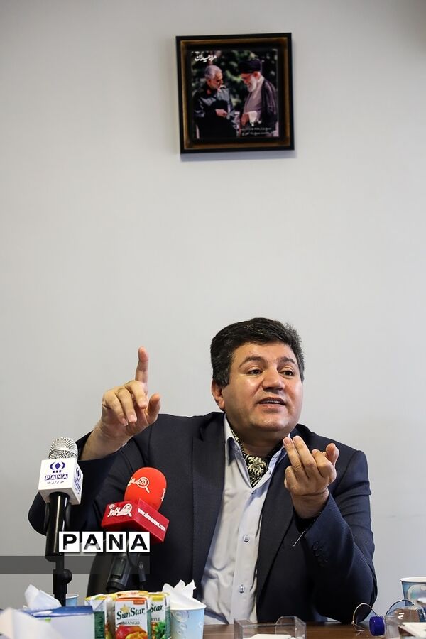 نشست خبری بررسی نوسانات نرخ ارز