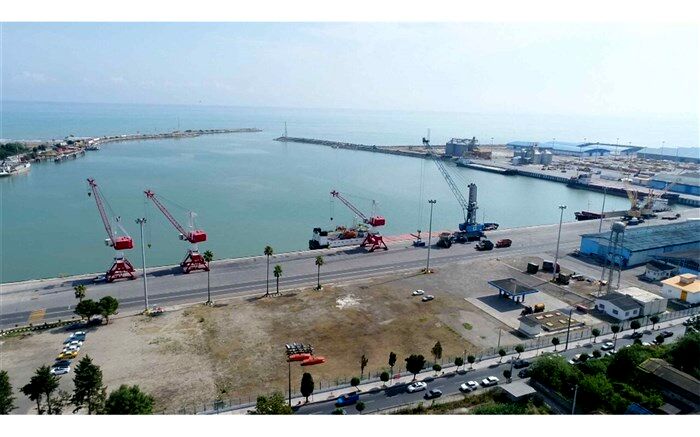 بندر لنگه یکی از بنادر استراتژیک کشور محسوب می شود