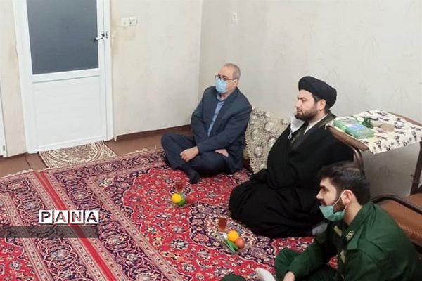 دیدارمسئولان آموزش و پرورش ناحیه یک ری با خانواده‌های معظم شهدای دفاع مقدس