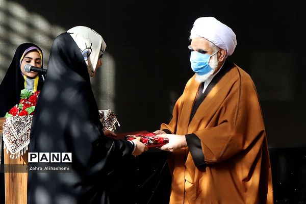 اختتامیه و تجلیل از برگزیدگان کشوری مهتاب در نور