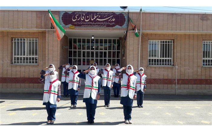 3 اثر برگزیده دانش‌آموزان در جشنواره تابستان شاد، از دبستان  سلمان منطقه پیربکران اصفهان