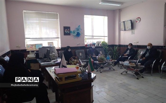 جلسه بررسی چالش ها و برنامه های کانون های کاشمر برگزار شد