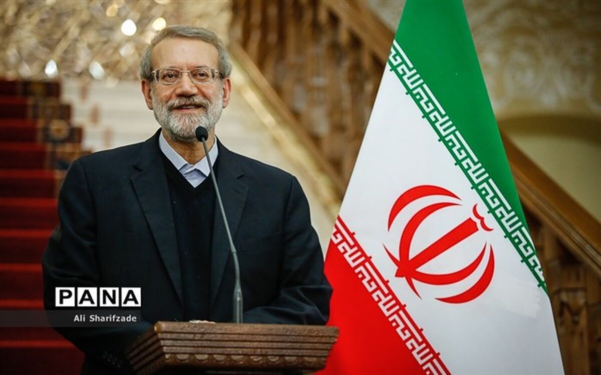 لاریجانی: تحریم‌ها باید برداشته بشود