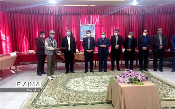 برگزاری جلسه شورای آموزش وپرورش منطقه باغبهادران