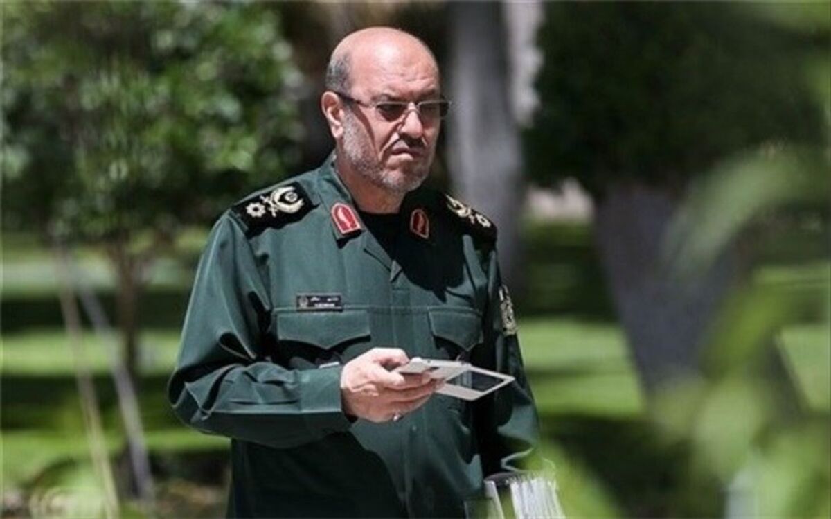 مشاور فرماندهی کل قوا: صنعت دفاعی شاگرد اول حوزه طراحی و ساخت است