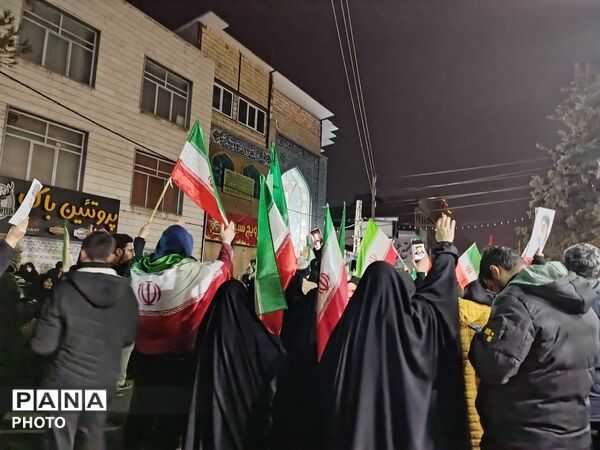 حضور پرشور مردم رجایی‌شهر کرج در به خوانخواهی رهبر شهید و بیعت با رهبر انقلاب