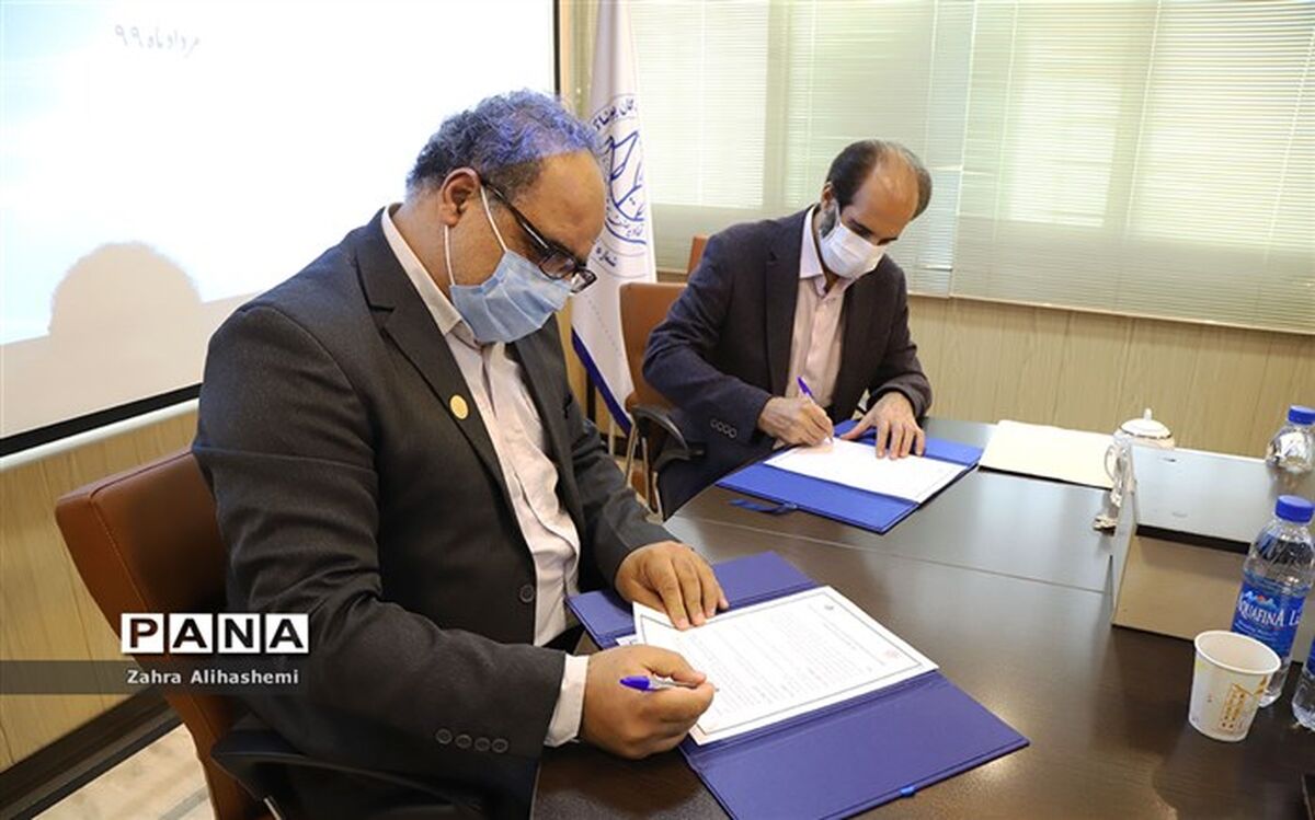 عقد تفاهم همکاری میان سازمان دانش آموزی شهر تهران و اتحادیه پوشاک تهران