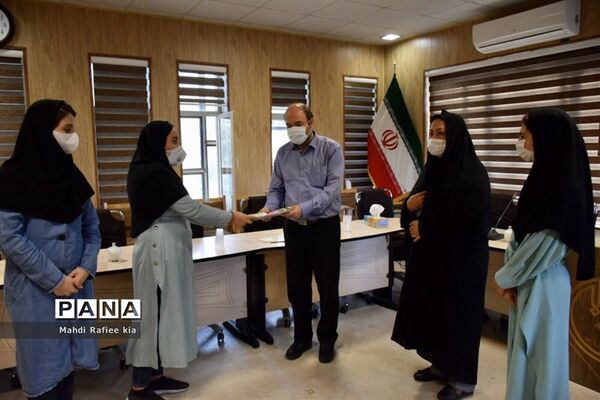 تبریک دانش آموزان خبرنگار خبرگزاری پانا، به مناسبت روز خبرنگار  به خبرنگاران  آذربایجان شرقی