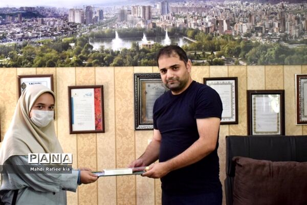 تبریک دانش آموزان خبرنگار خبرگزاری پانا، به مناسبت روز خبرنگار  به خبرنگاران  آذربایجان شرقی