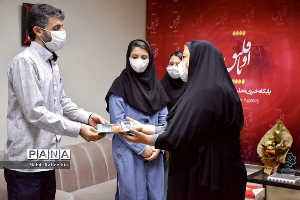 تبریک دانش آموزان خبرنگار خبرگزاری پانا، به مناسبت روز خبرنگار  به خبرنگاران  آذربایجان شرقی